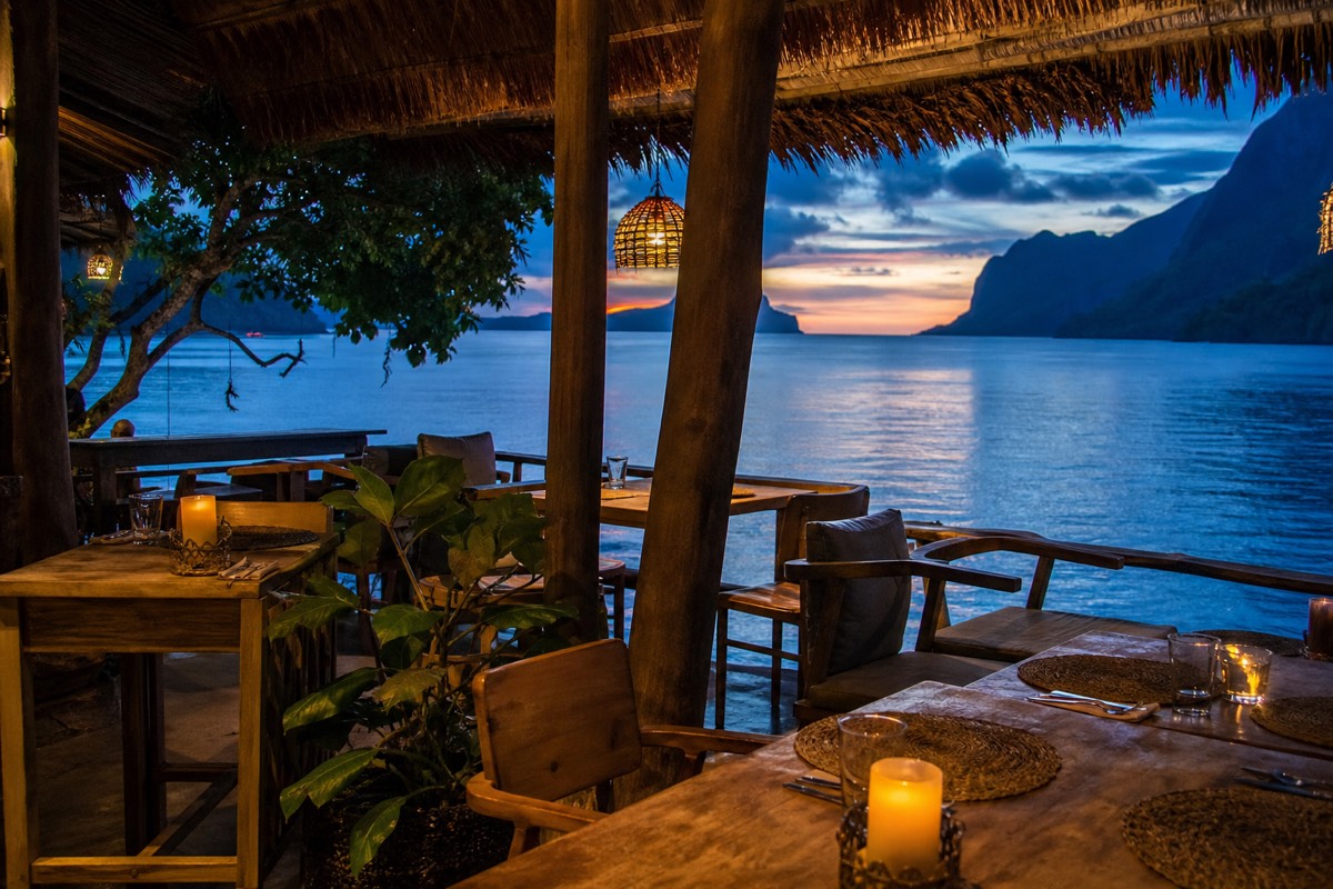 Fresh seafood at an El Nido beachfront restaurant