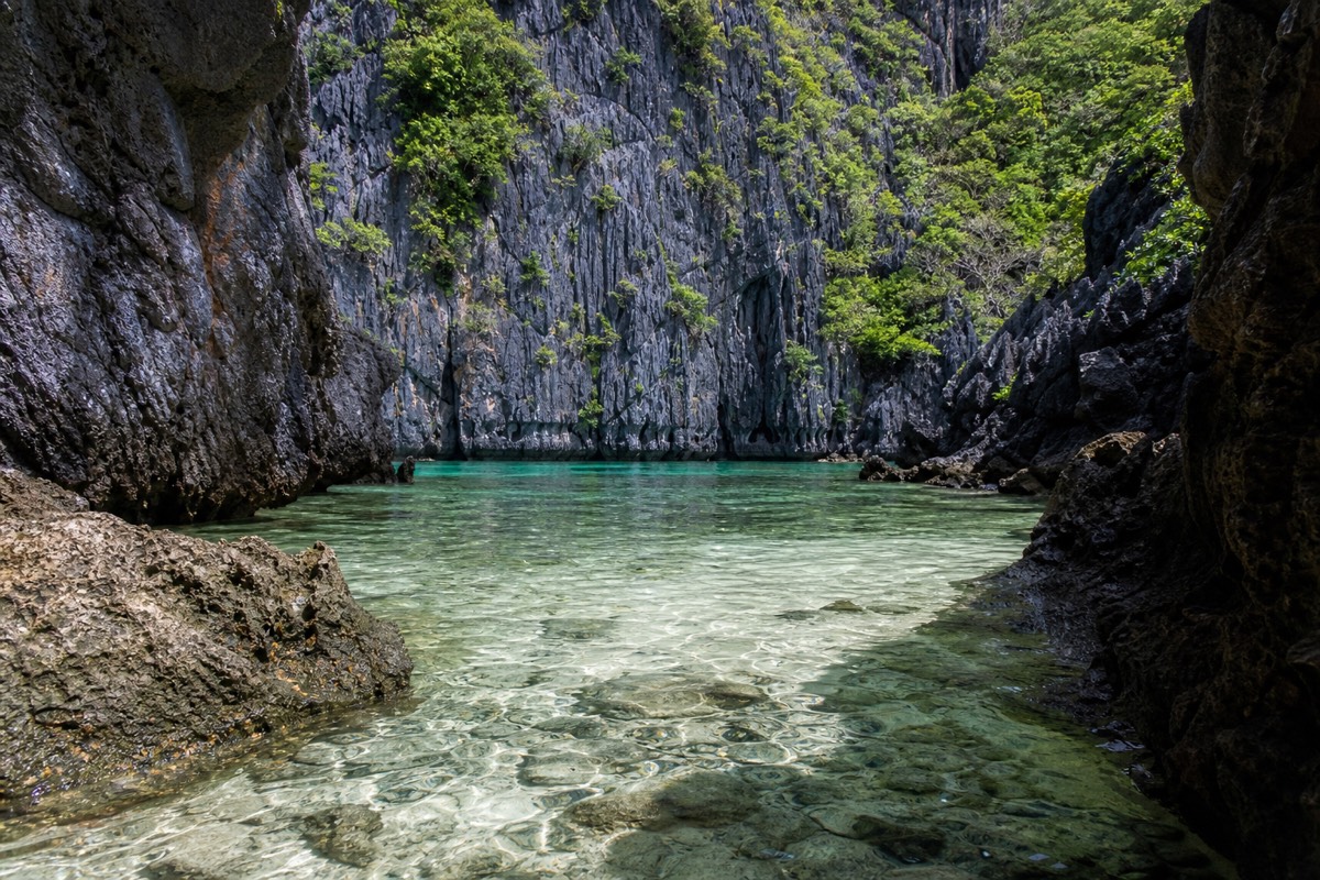 The narrow entrance to the Small Lagoon