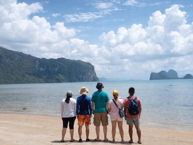 our team in El Nido